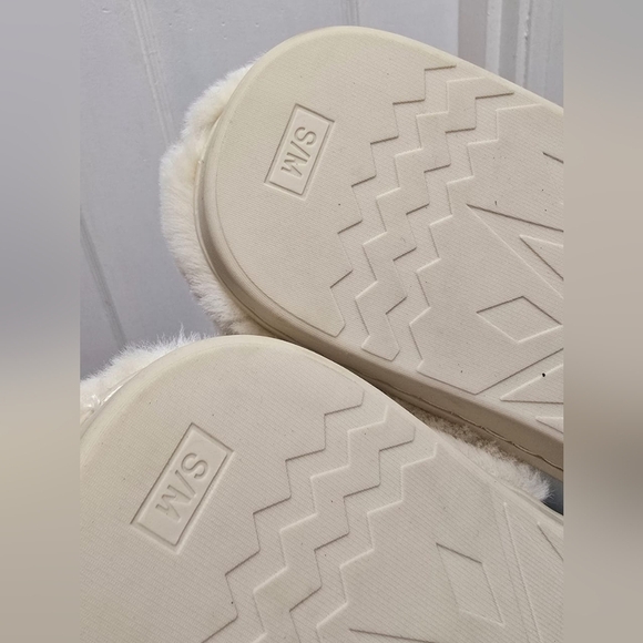 Snuggs Memory Foam Labrador Non Slip Slippers Size 8M🌴 - Picture 3 of 7